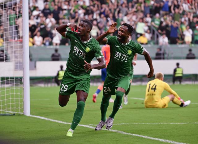 九游体育官网-国安主场6连胜缓解矛盾 苏亚雷斯暂获球迷的信任