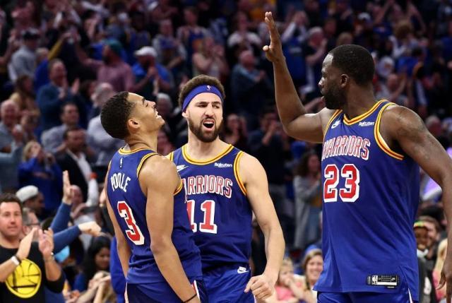 九游体育-勇士再次展现小球阵容威力,末节瞄准戈贝尔猛打